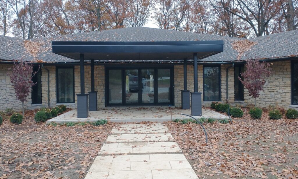 Praire style home with flar awning