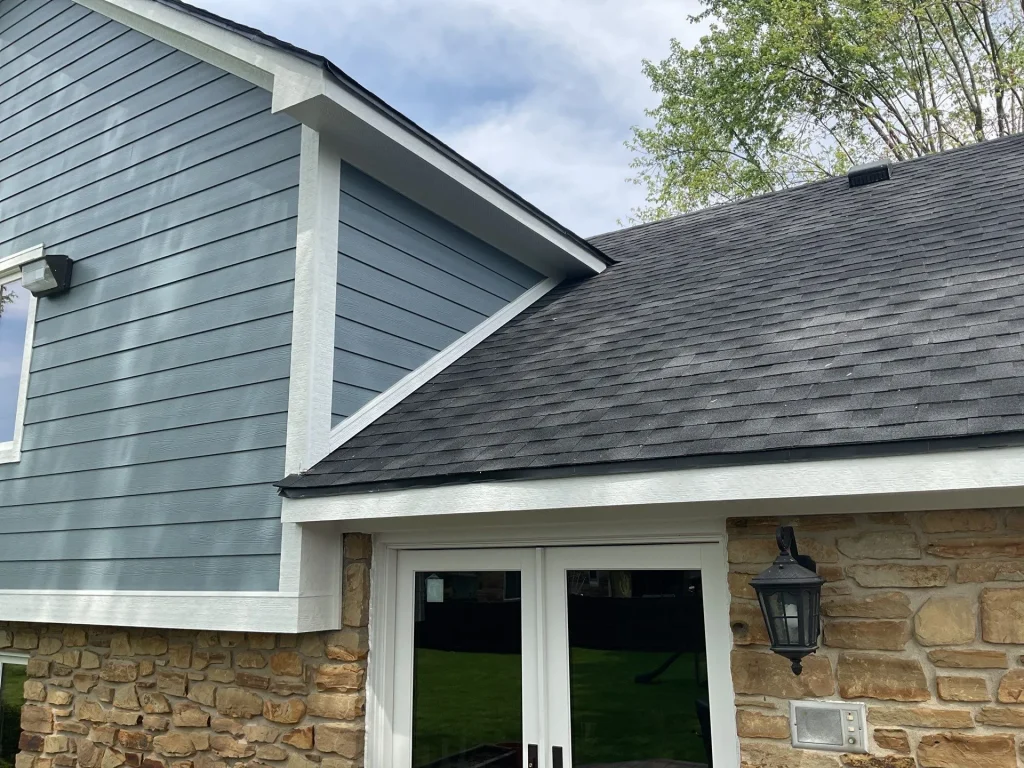 siding and new roof installation in Greenwood